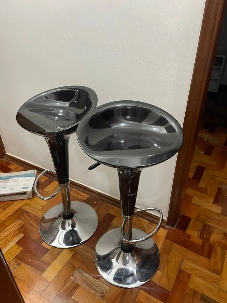 Kit duas banquetas reguláveis 