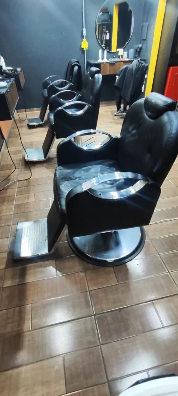VENDO 3 POLTRONAS PARA BARBEARIA RECLINÁVEL 