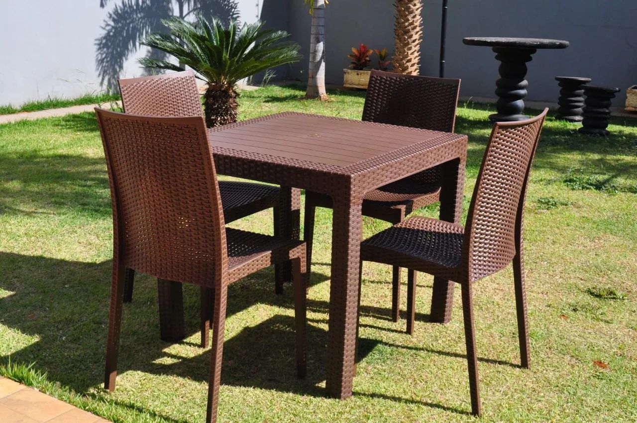 Mesa 4 cadeiras 