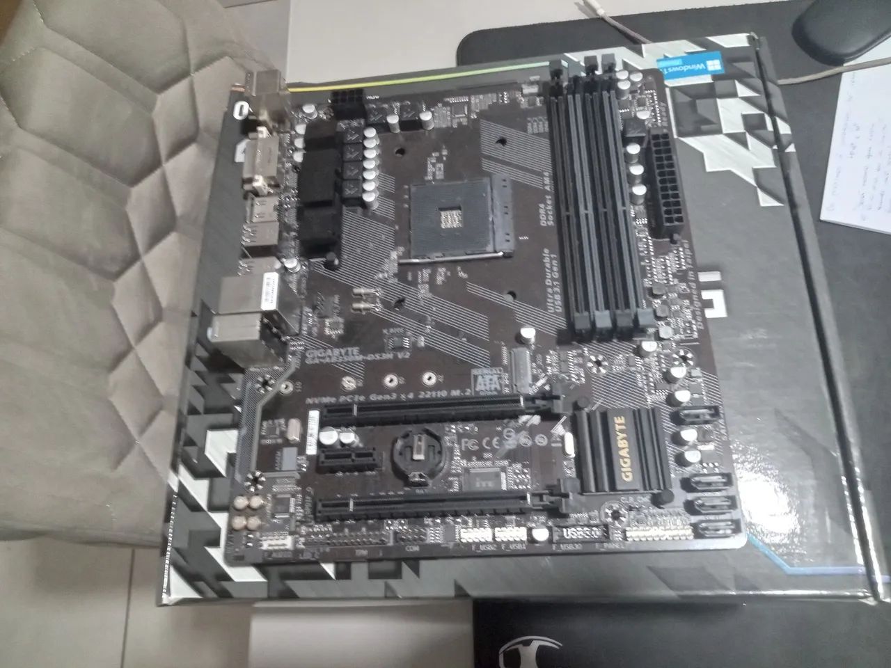 Placa mãe B350m Gigabyte NÃO FUNCIONA - Foto 2