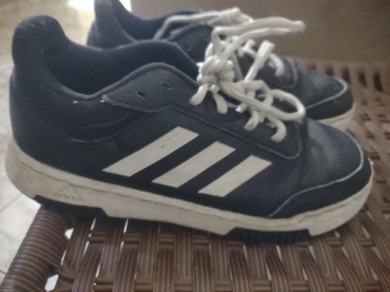 Tênis Adidas infantil ORIGINAL NUMERO 32 - Foto 2