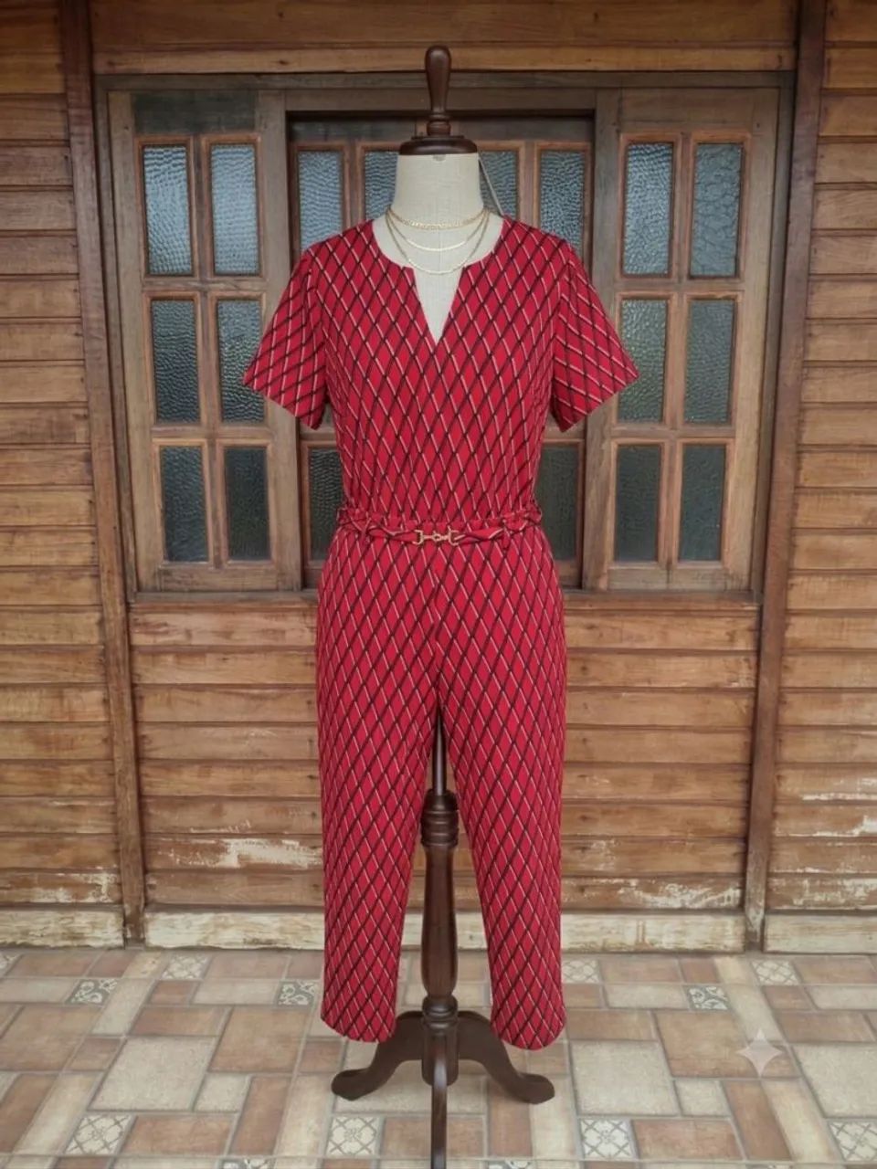 Conjunto vermelho estampado cortelle de blusa e calça  - Foto 2