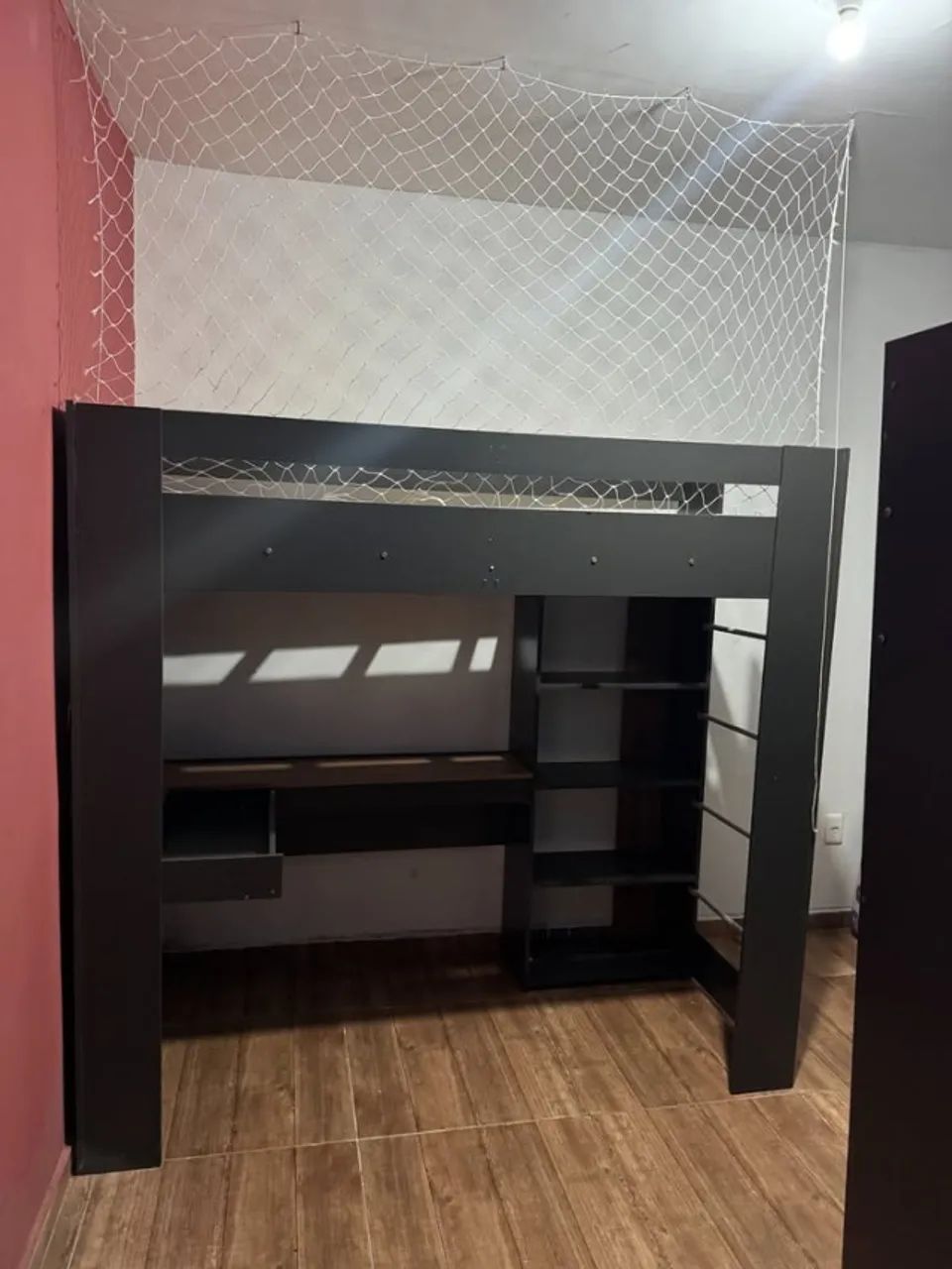Cama/escrivania (2 disponíveis)