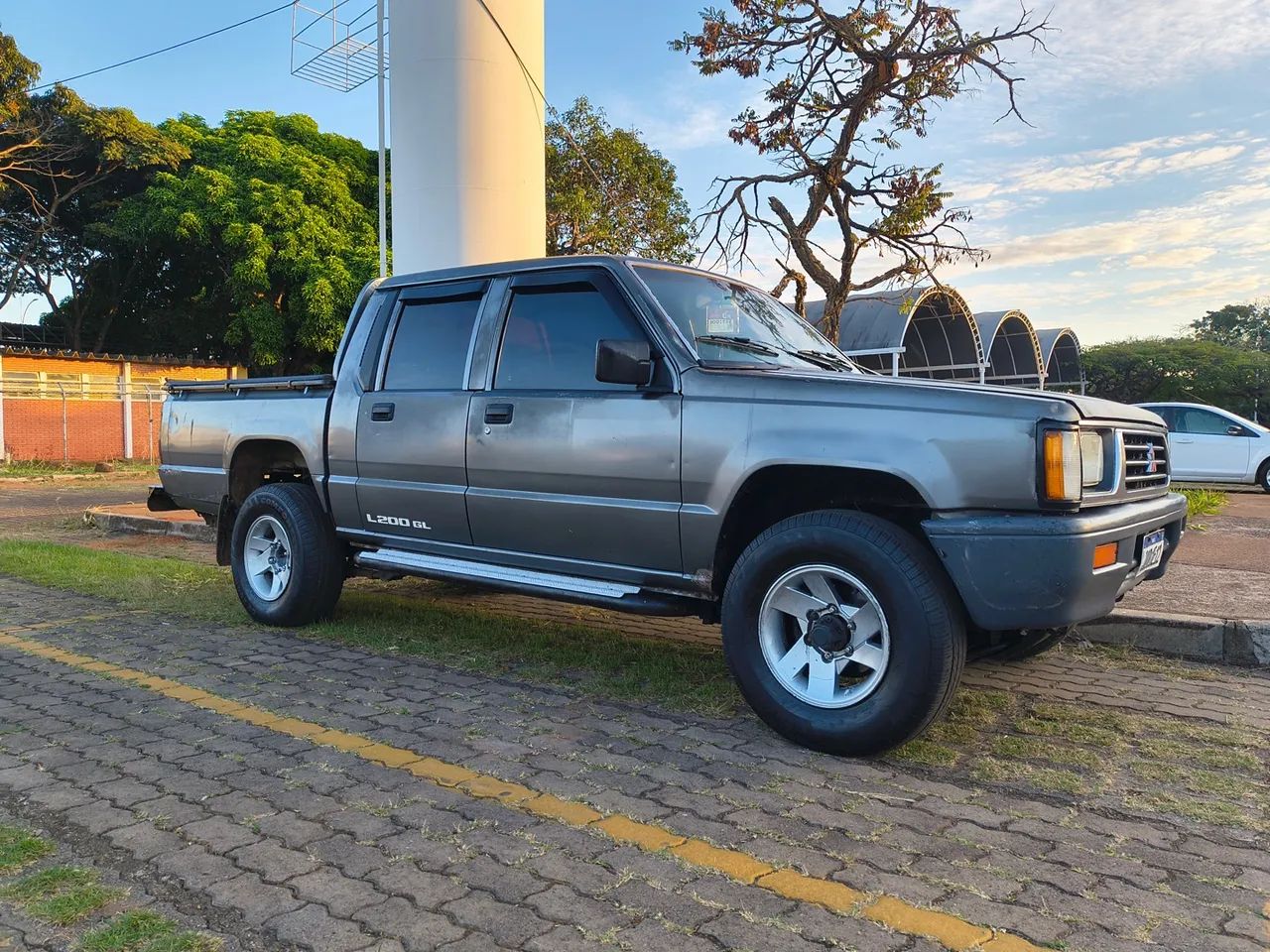 Mitsubishi L200 GL 2.5 4X4 CD Diesel 1999