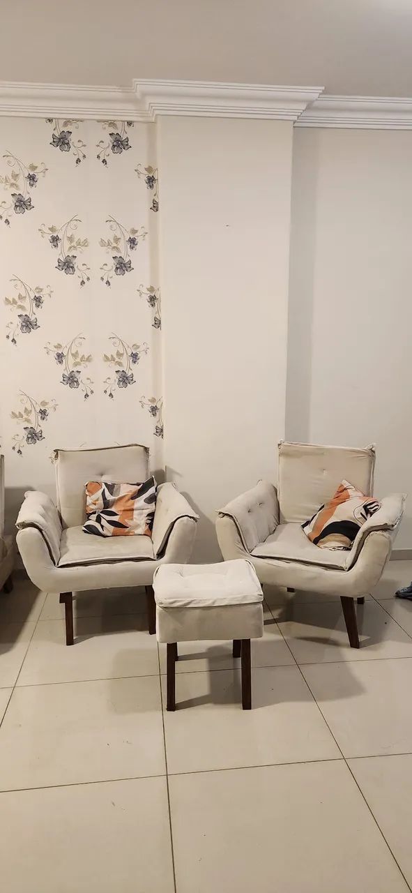 Armchairs with Ottoman468251200455321600