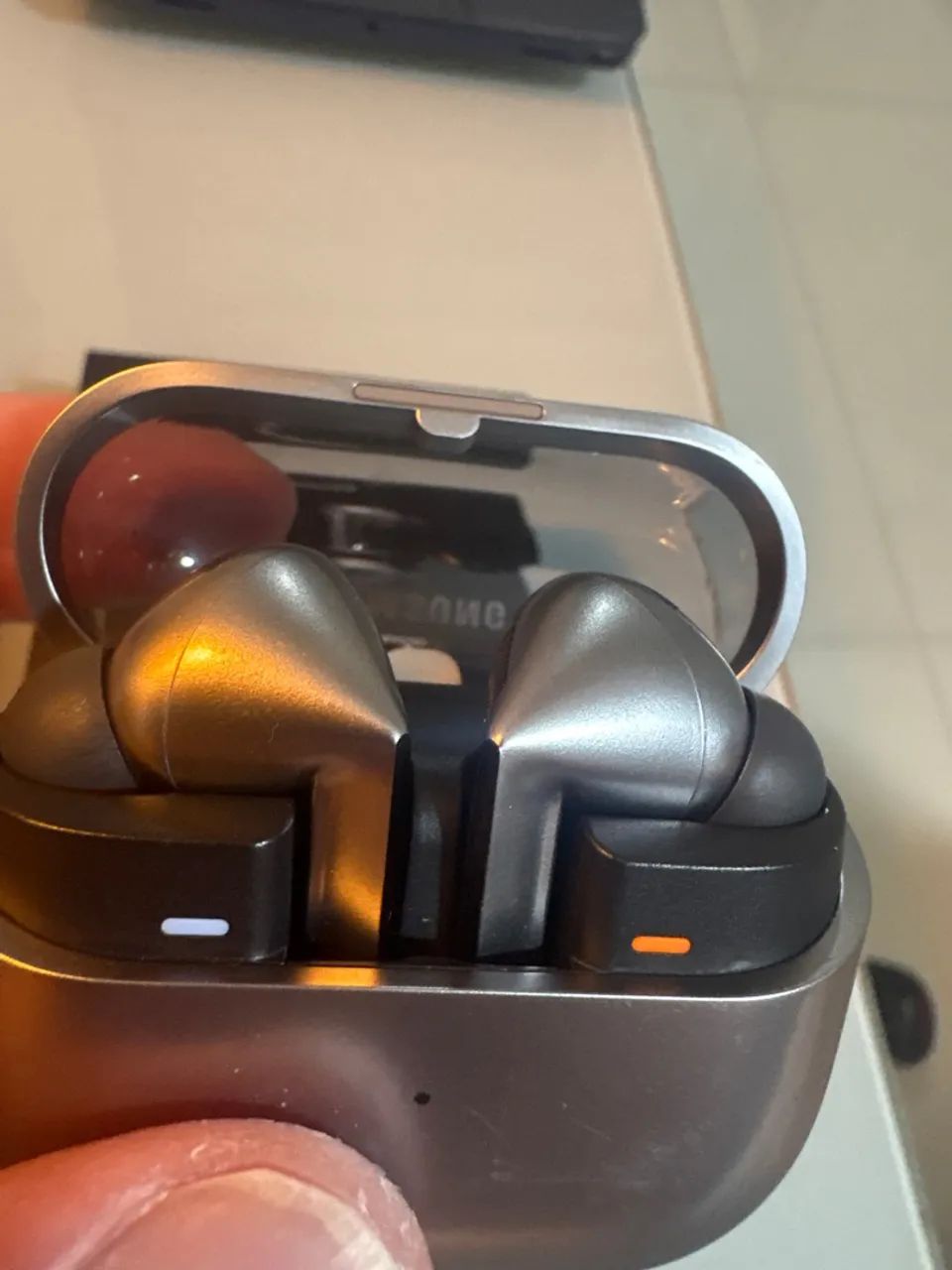 Samsung Galaxy Buds3 Pro Prata com Caixa - Foto 4