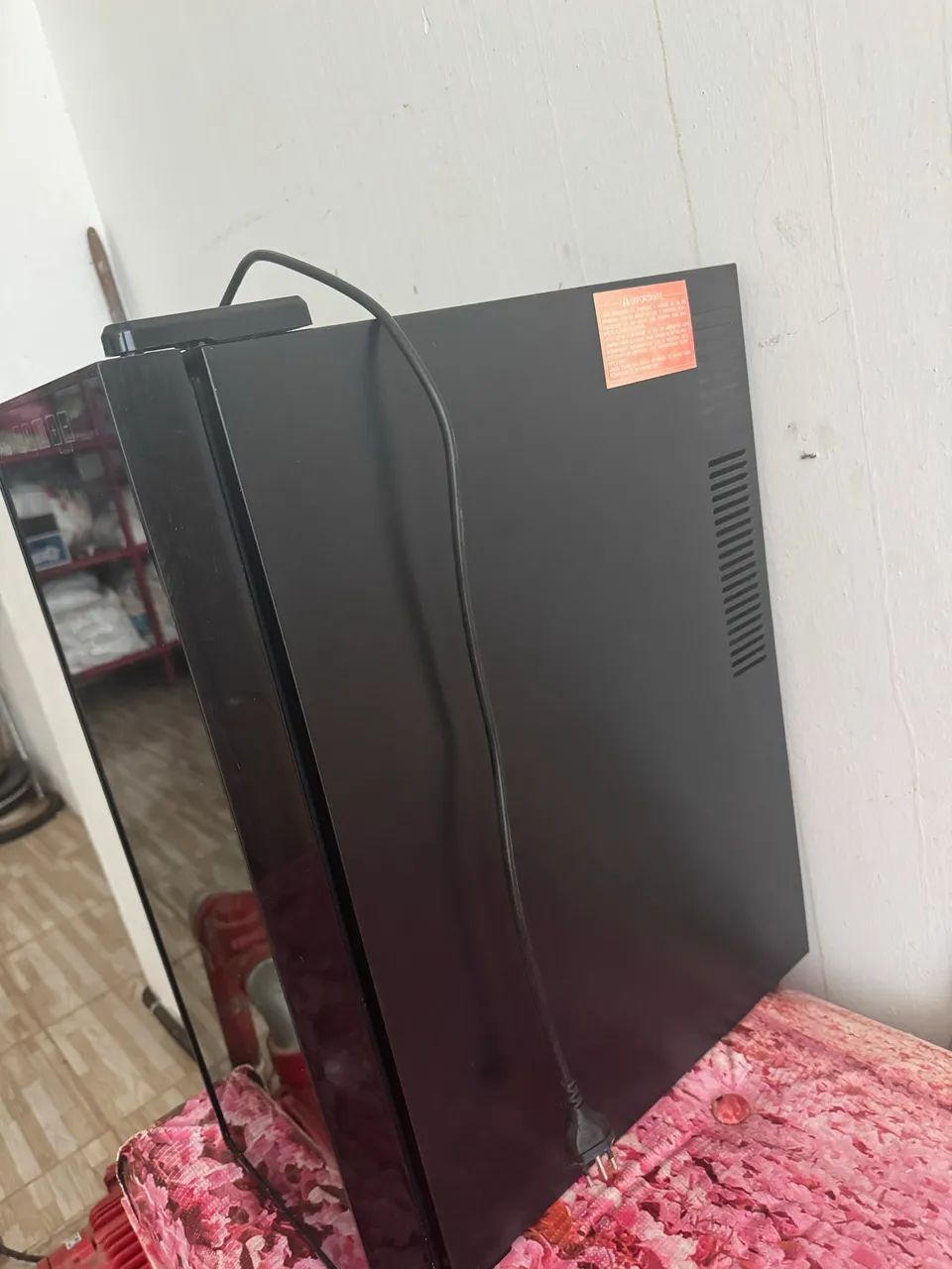 VENDO ADEGA DE VINHO