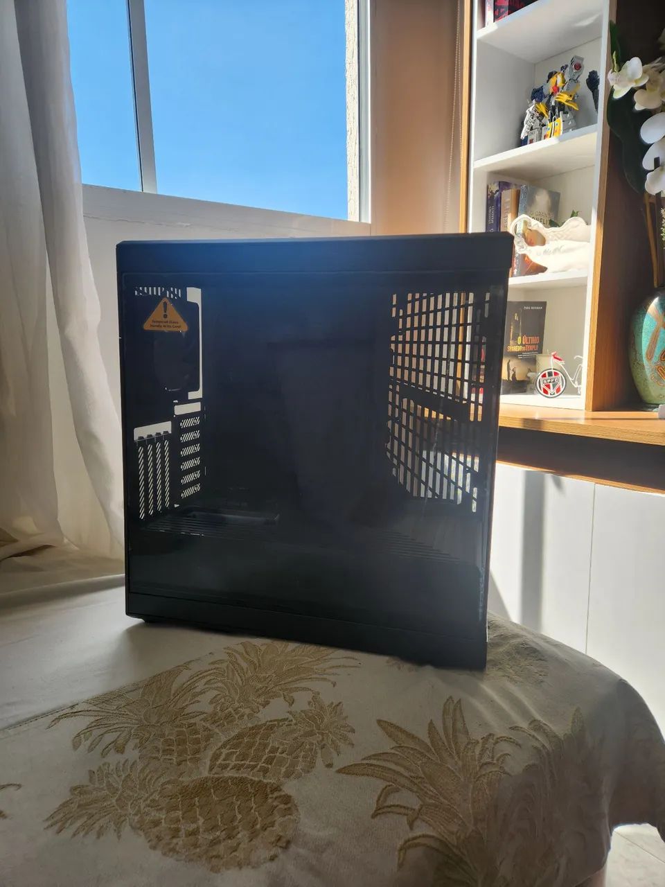 Gabinete hyte y40 preto - Foto 4