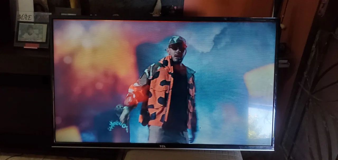 Smartv de 39 polegadas tcl com defeito dupla imagem - Foto 2