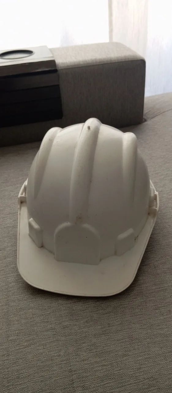 Capacete de obras pouquíssimo usado - Foto 4