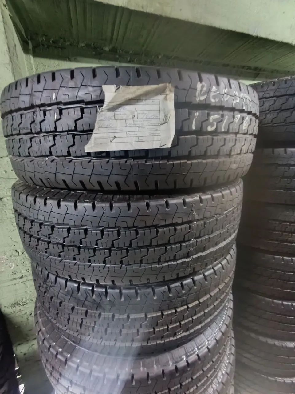 Pneu Continental 225/75/16 $400  - Foto 4