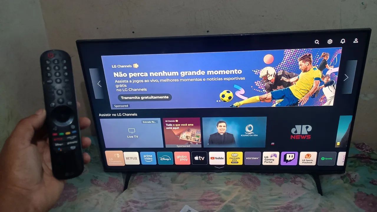 Vendo smart tv LG de 55 polegadas nova completa  - Foto 2