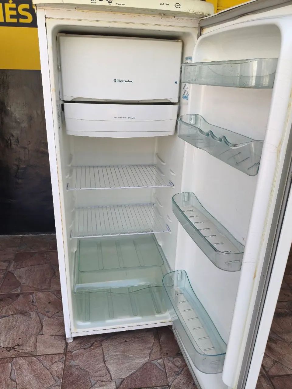 Geladeira Electrolux 300 litros  - Foto 5