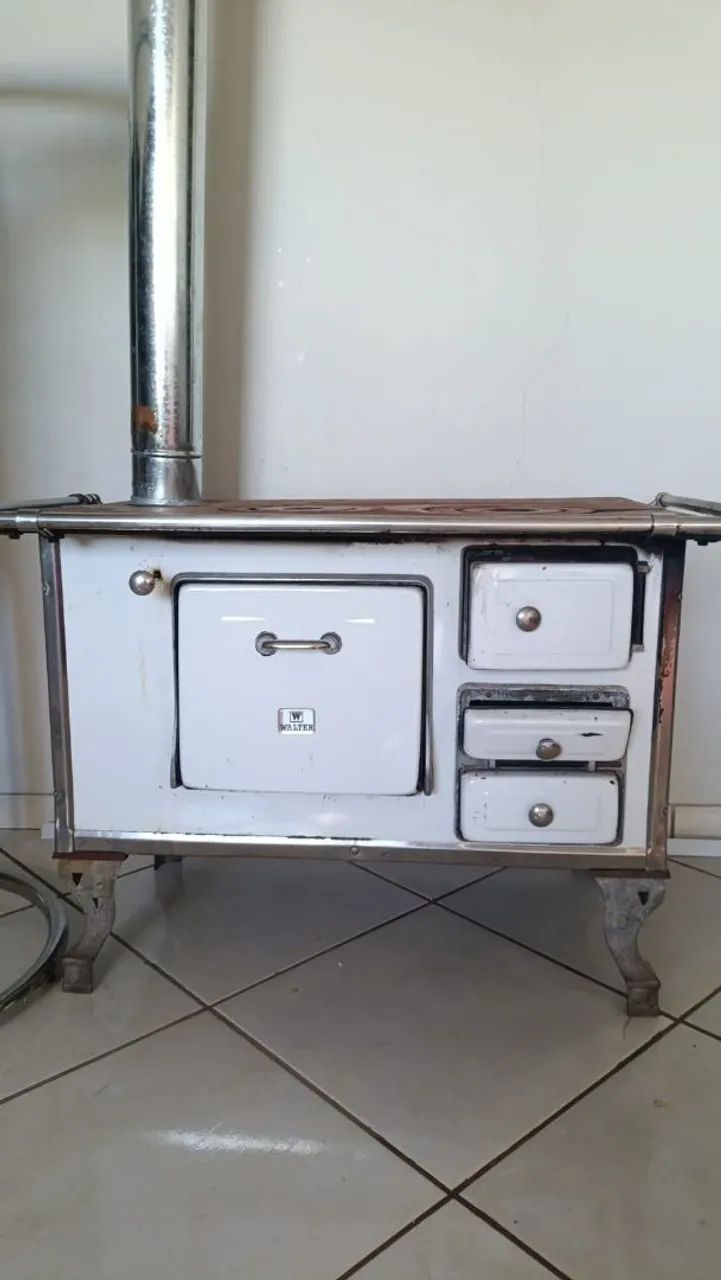 Fogão a lenha.