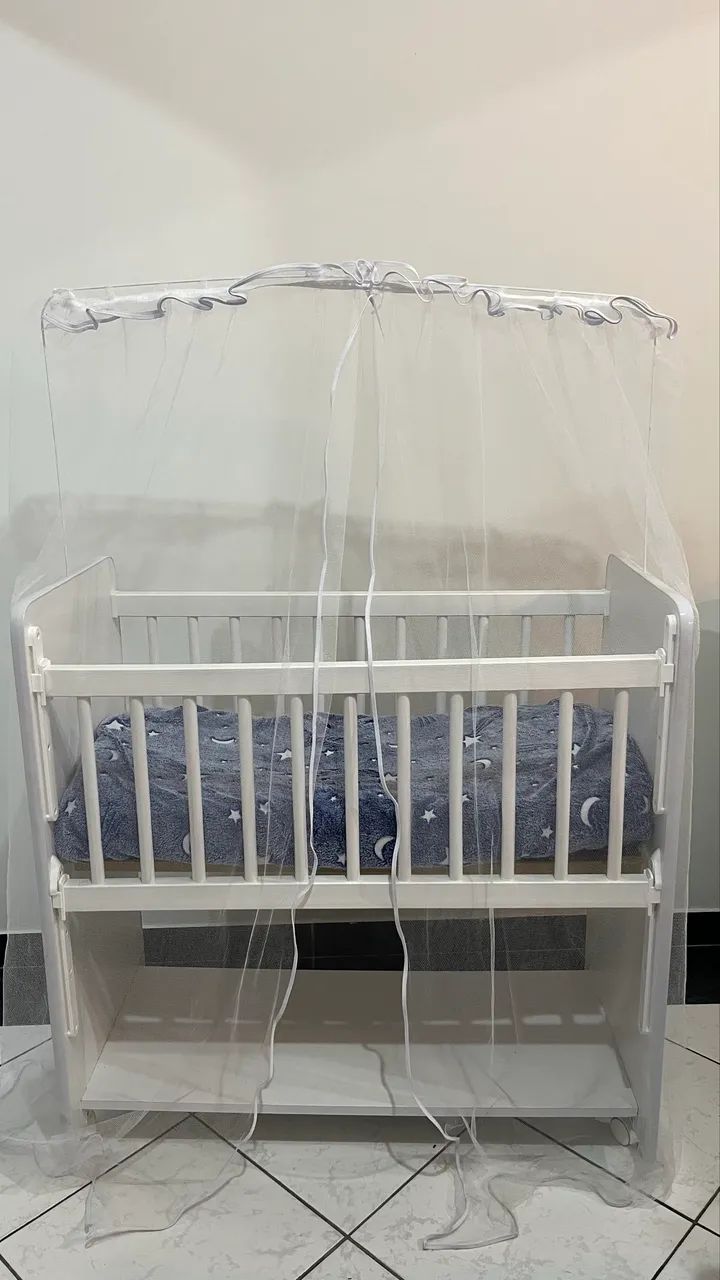 Vende-se Mini Berço branco com mosquiteiro - Foto 3