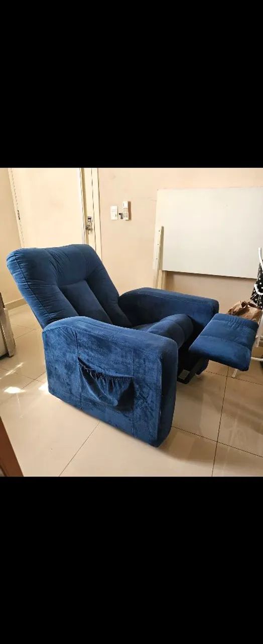 POLTRONA RECLINÁVEL EM VELUDO - Foto 4