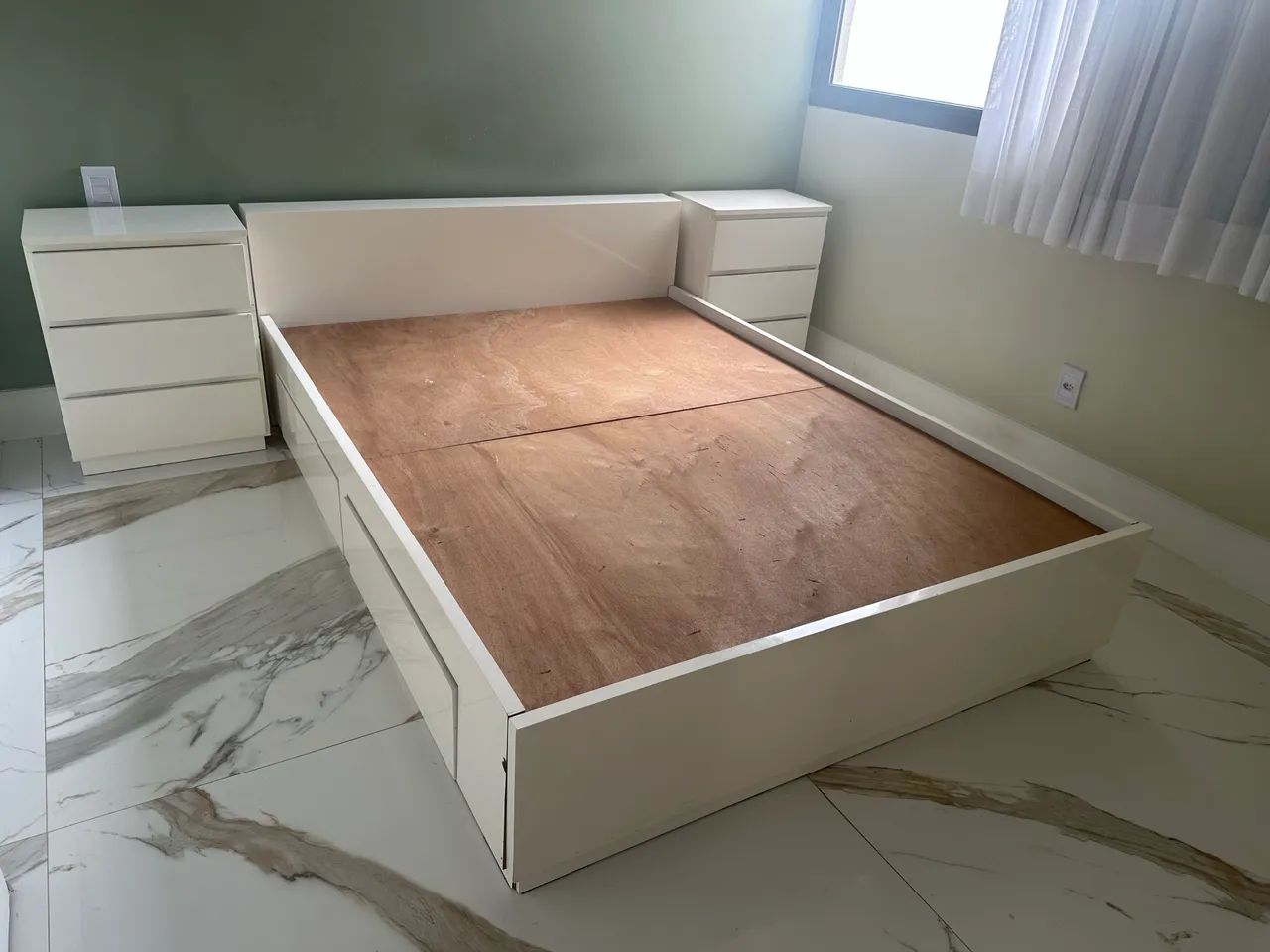 Cama casal com criados mudos - Foto 2