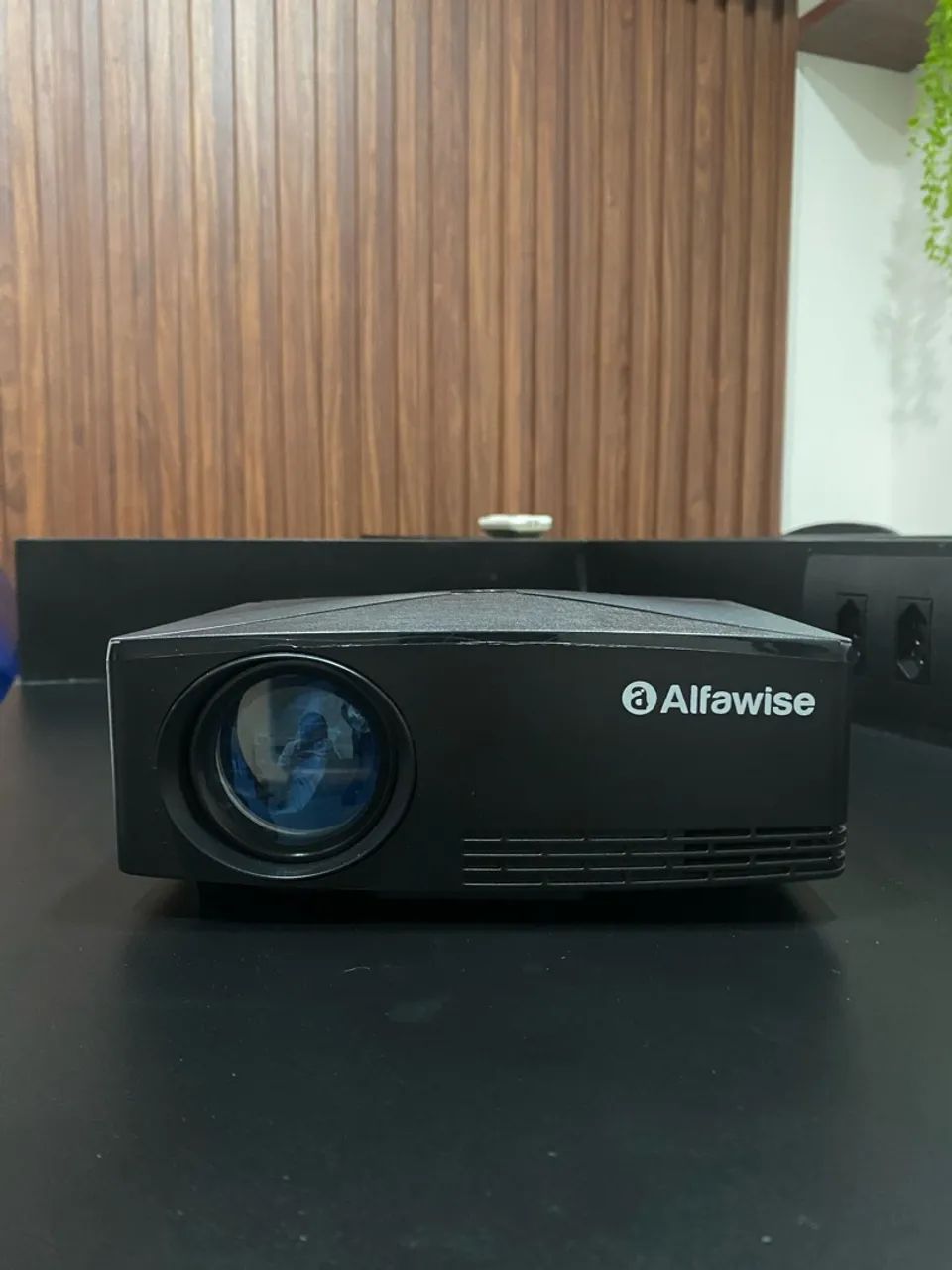 PROJETOR ATÉ 180 POLEGADAS + SUPORTE DE TETO