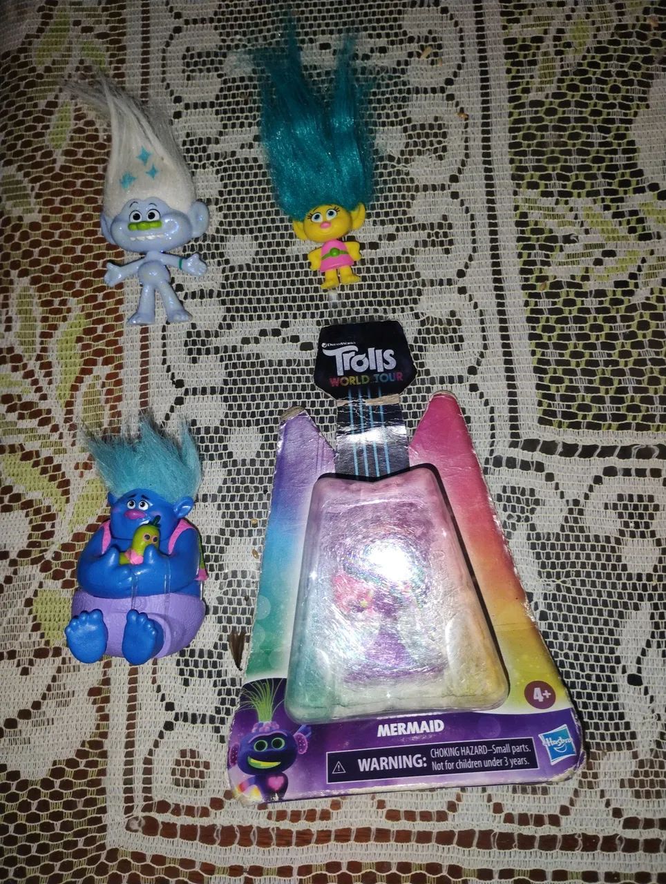 Vendo uma coleção de bonecos dos trolls 