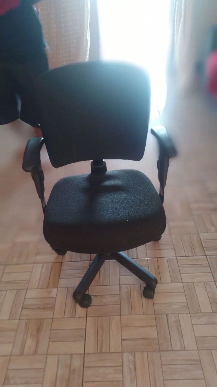 Vendo cadeira rotatória  - Foto 2