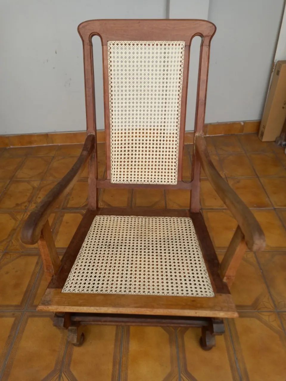 CADEIRA DE BALANÇO COM MOLA - Antiguidade  - Foto 3