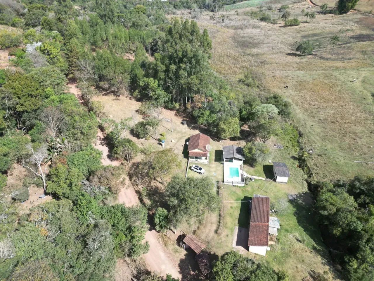 Chácara com 2 Casas - área de lazer completa - Munhoz - Foto 5