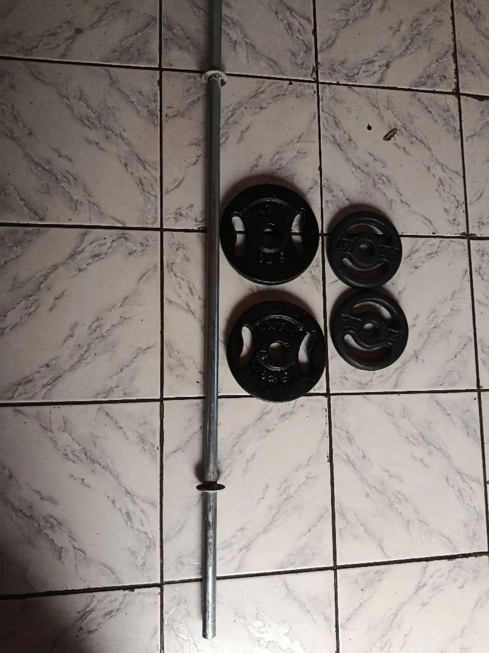 Barra com anilhas 5/5/3/3 kg