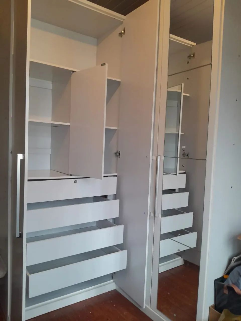 Guarda-roupa casal em L