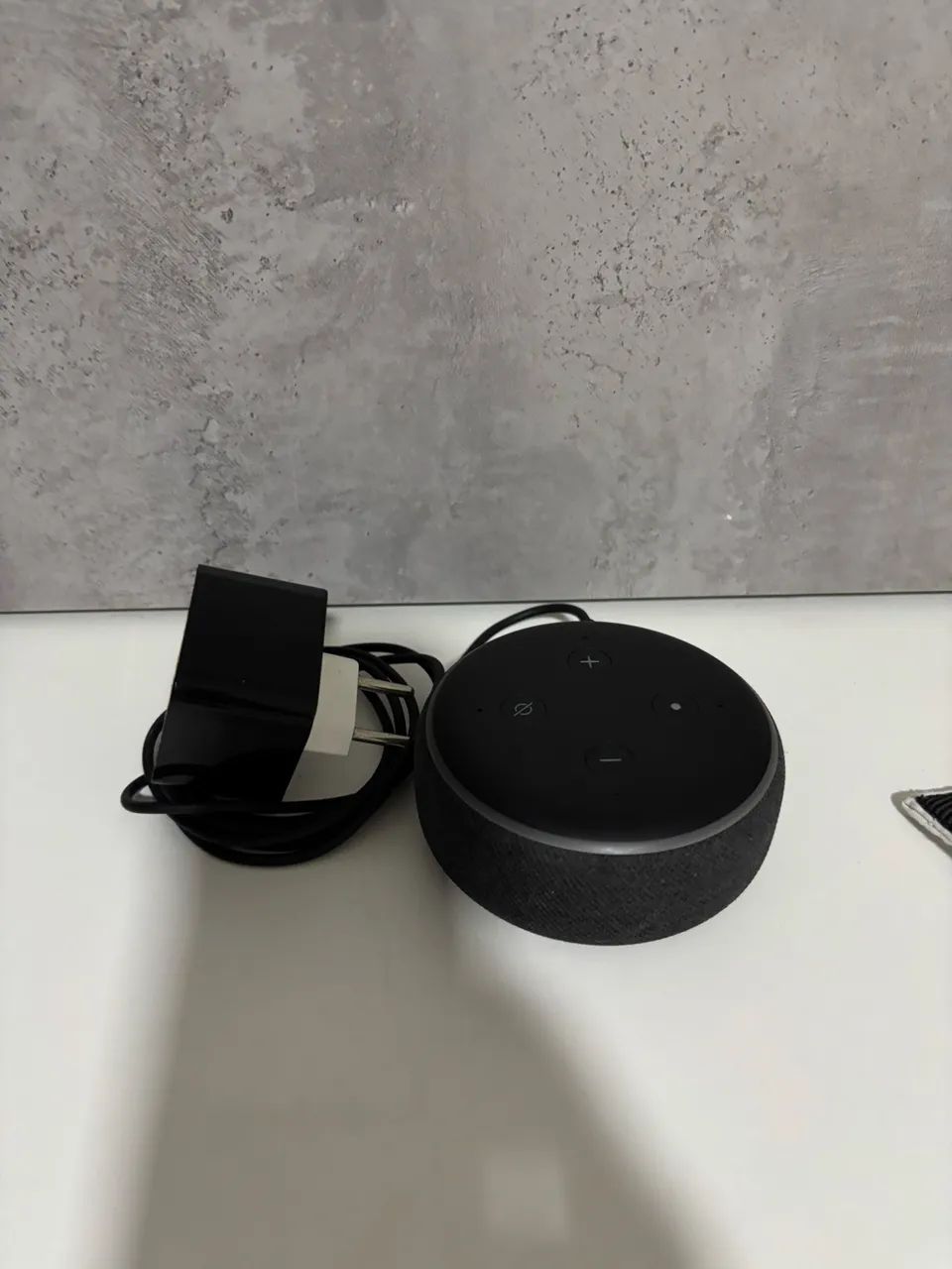 Echo Dot 3ª Geração Smart Speaker Com Alexa Amazon Bivolt Preto - Foto 3