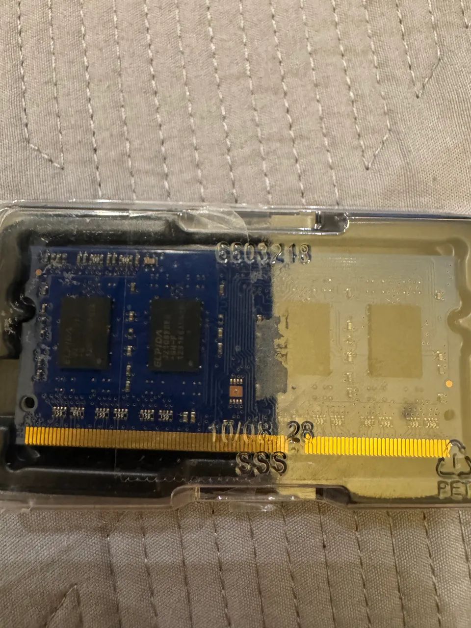 Kit 2x Memória RAM 2GB DDR3 1600MHz para Notebook (4GB Total) - Foto 2