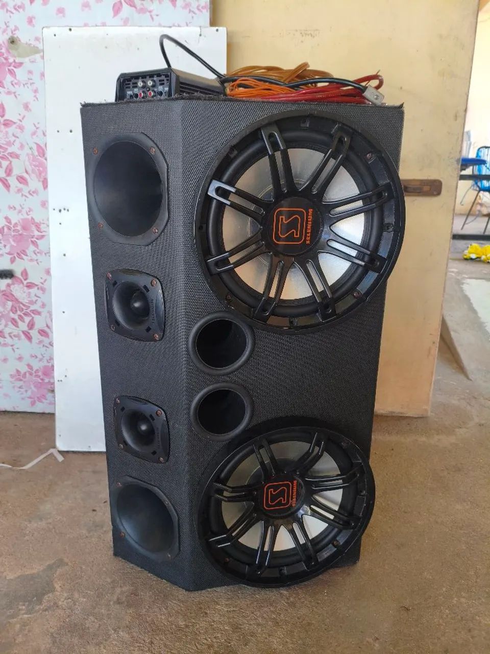 Caixa de som mais módulo 800x4 Rms.
