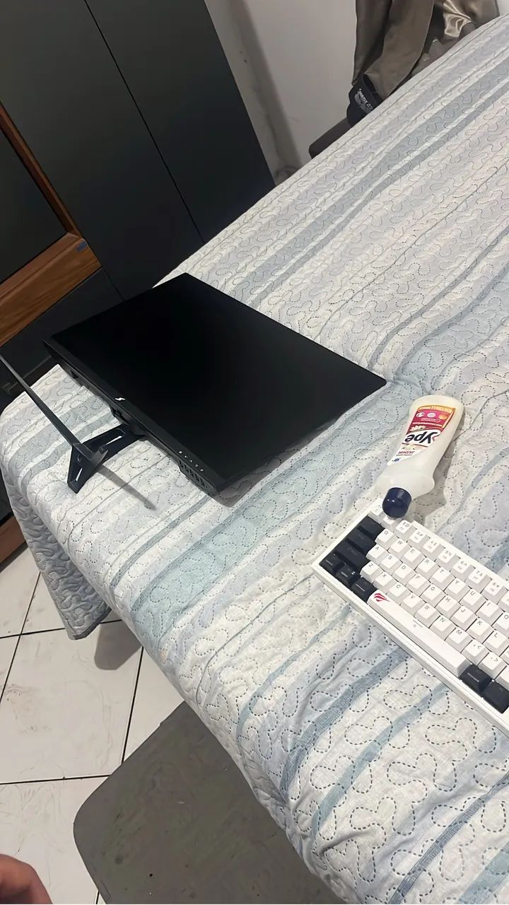 Vendo pc gamer kit xeon com todas as caixas troco em celular 