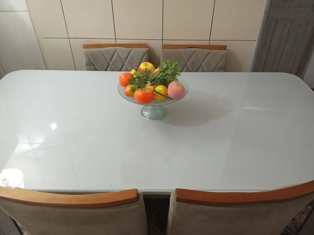 Mesa de jantar com 6 cadeiras 