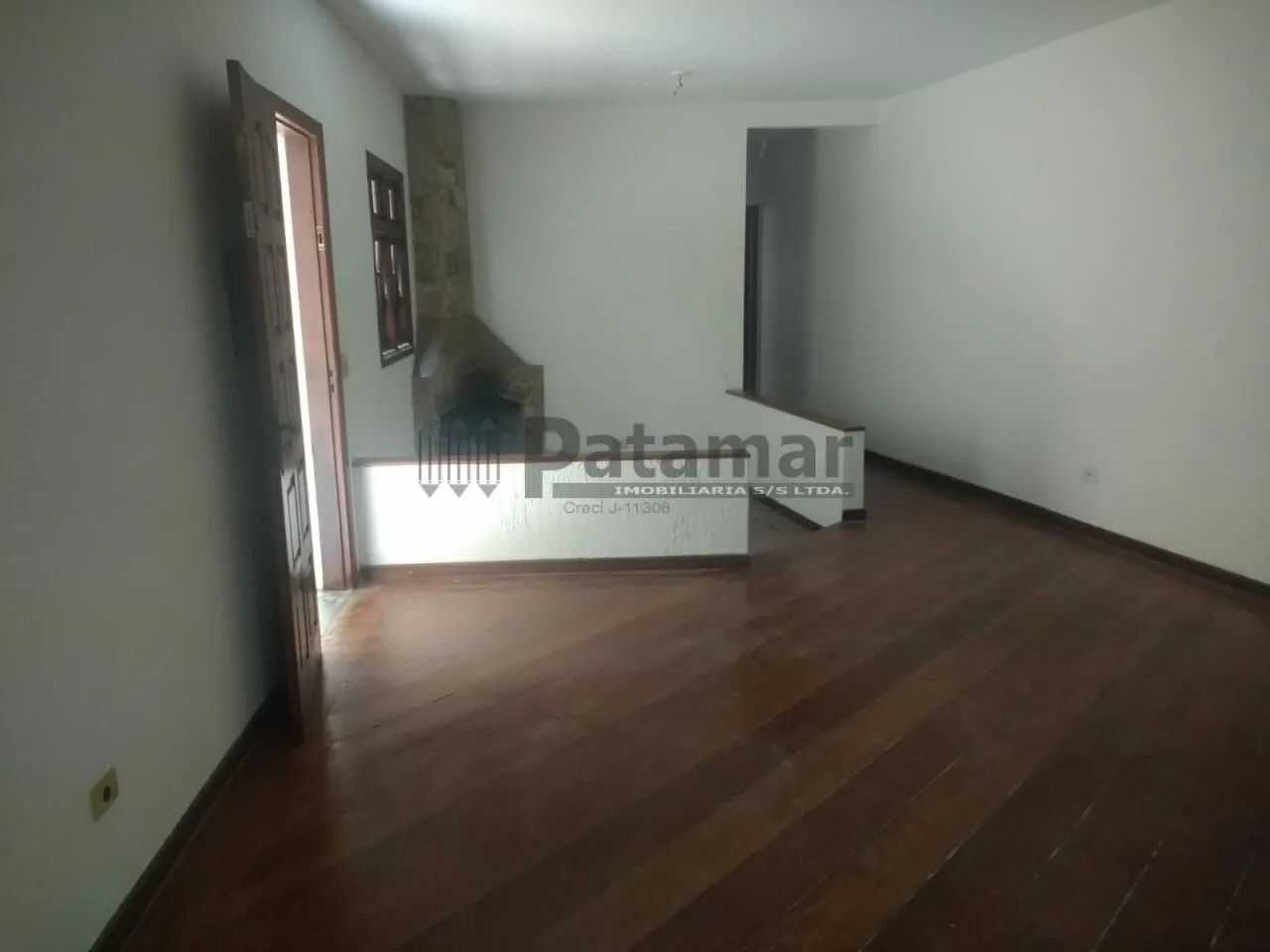 CASA COM 3 QUARTOS A VENDA NO JARDIM PERI PERI