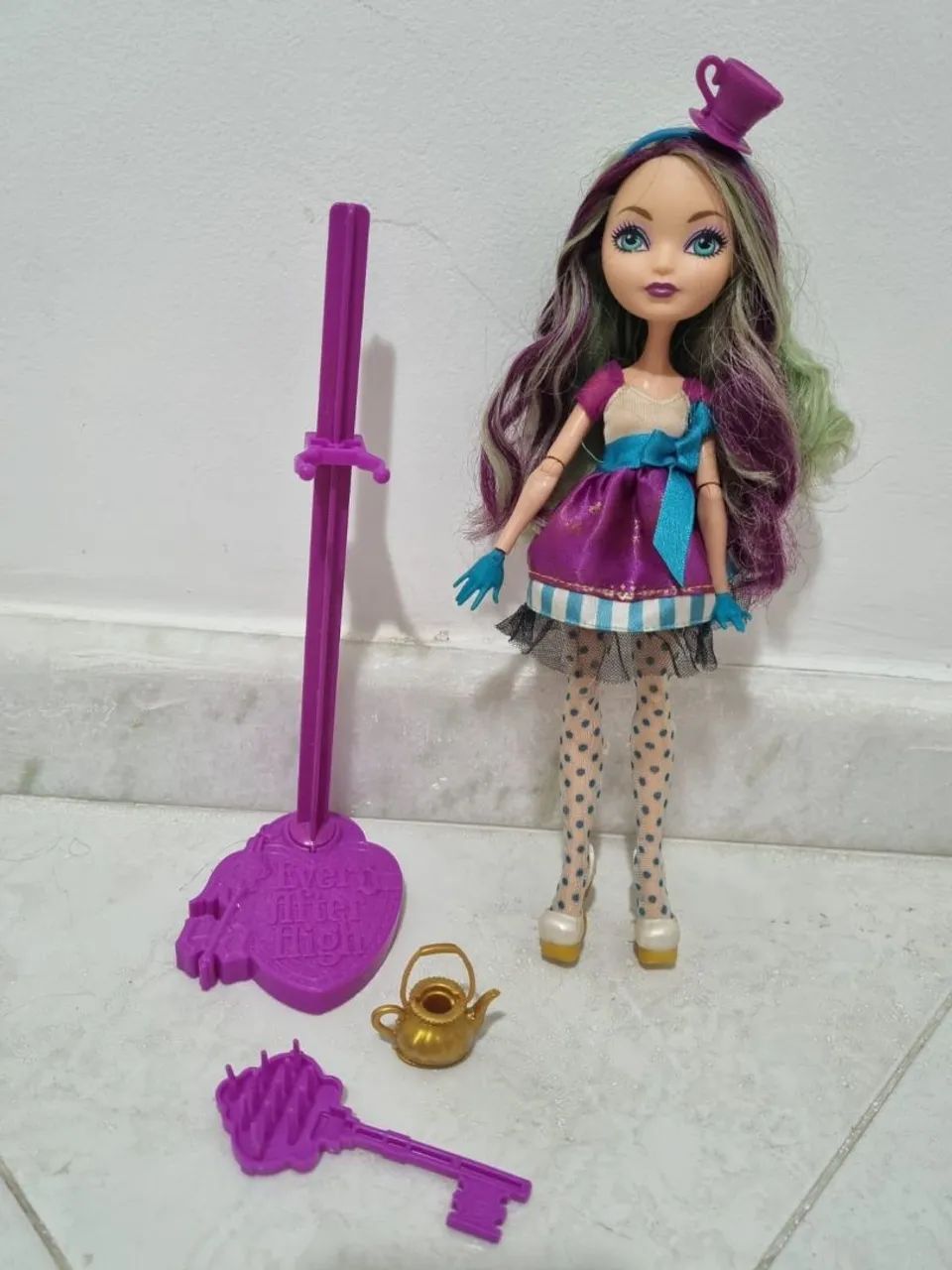 boneca é a Madeline Hatter - Foto 3