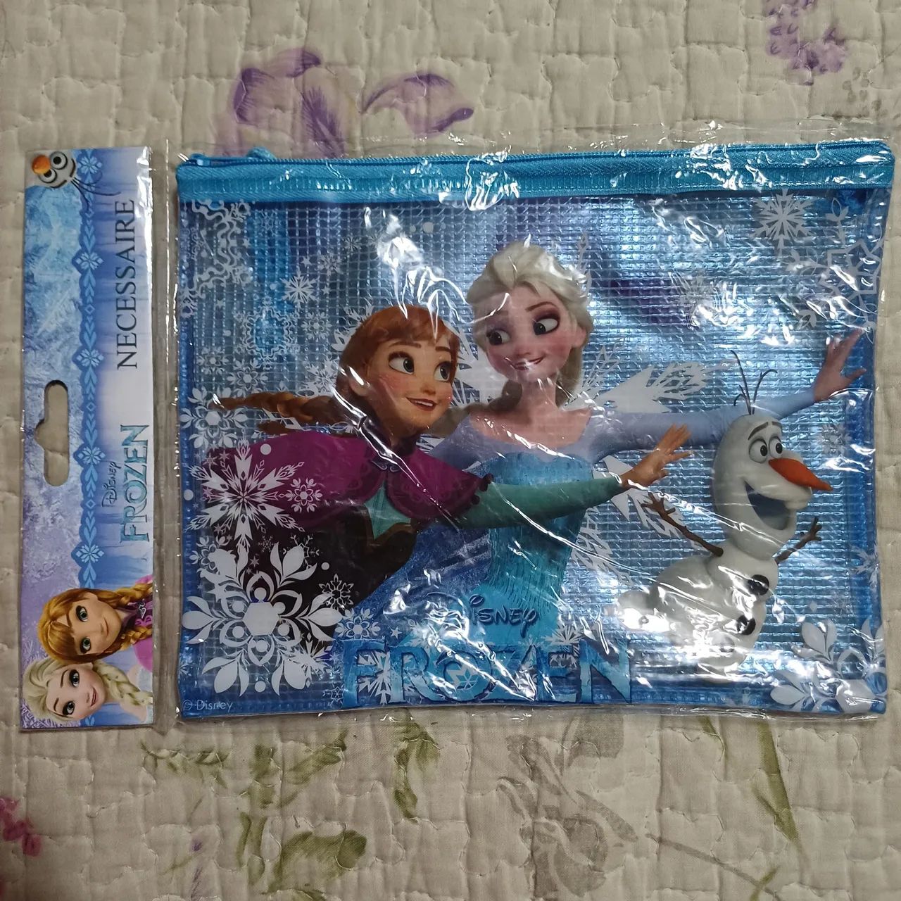 Kit Frozen bloco de notas, porta moeda e necessaire - Foto 4