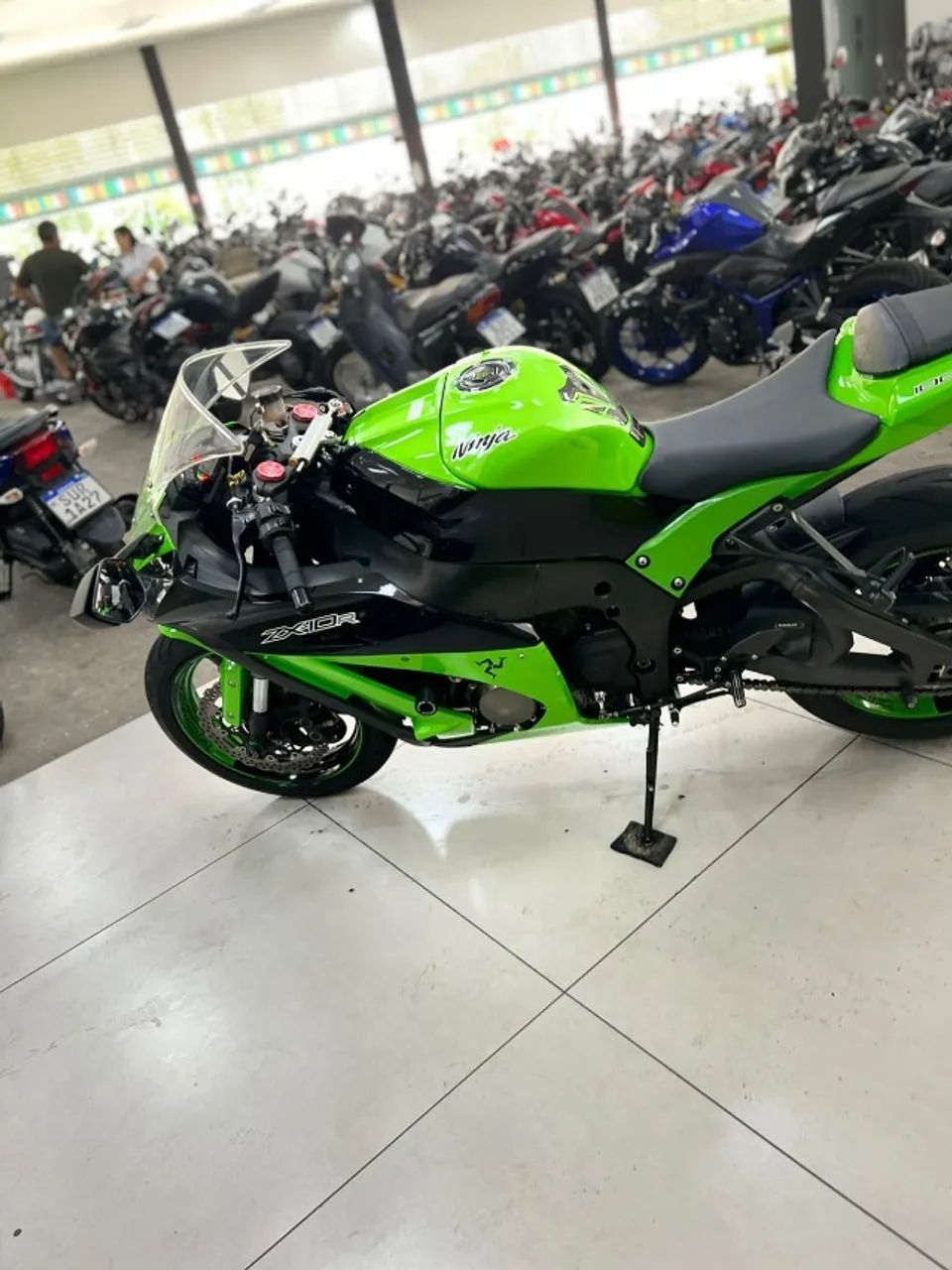 Kawasaki Zx-10/ Zx-10r 1000cc 2012 - 1475015103 | OLX