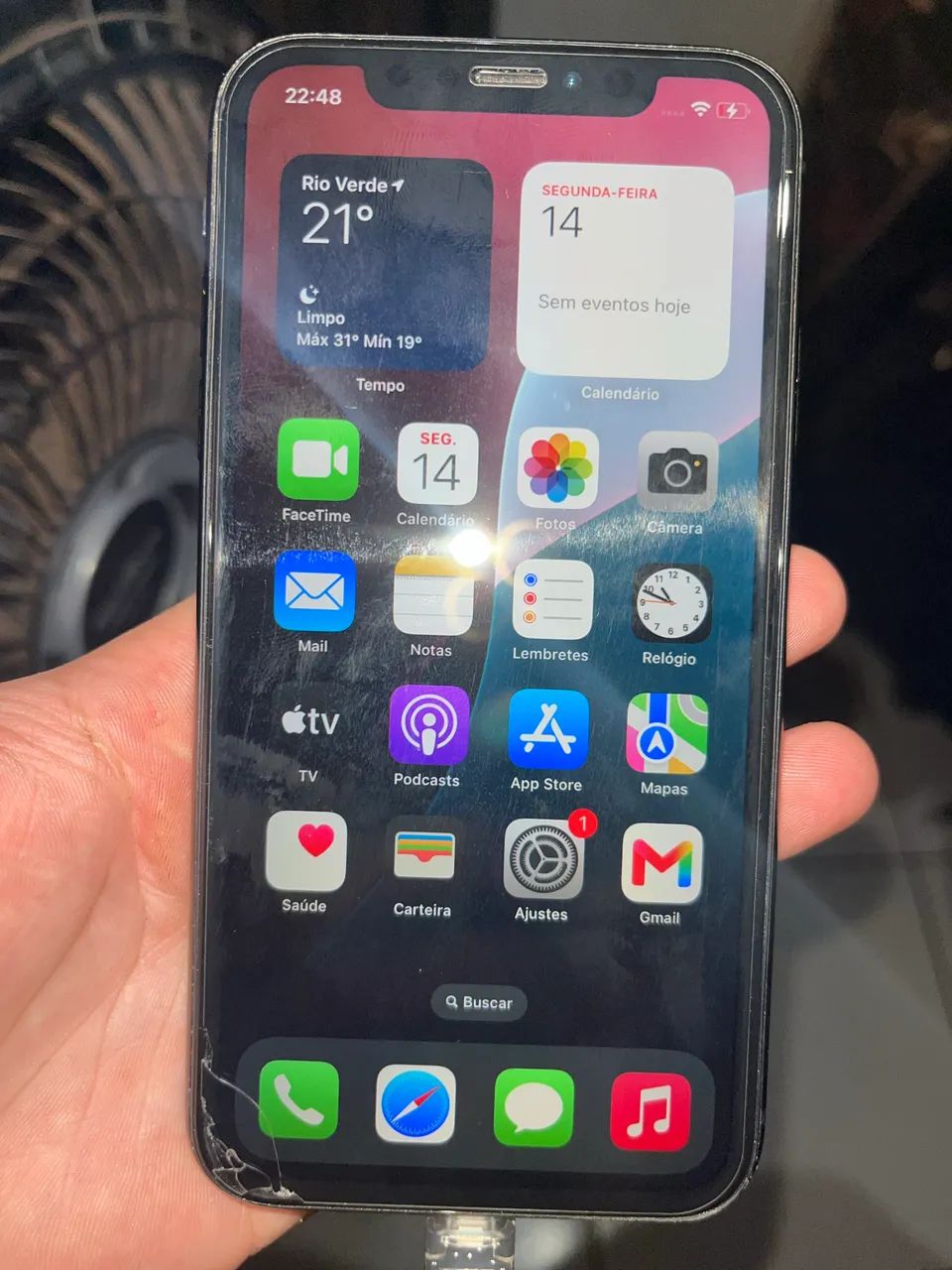 Vendo iPhone XR 128Gb com detalhes de uso 