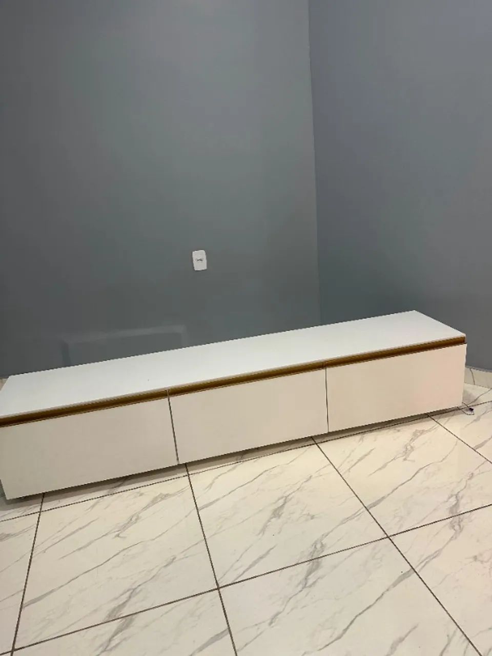 GAVETEIRO / MÓVEL COM LED - MODERNO