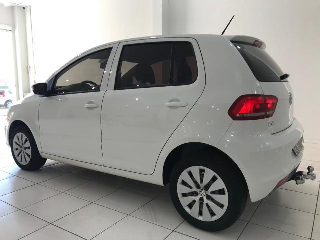 VOLKSWAGEN FOX 2014/2015 1.0 MI TRENDLINE 8V FLEX 4P MANUAL - Foto 3