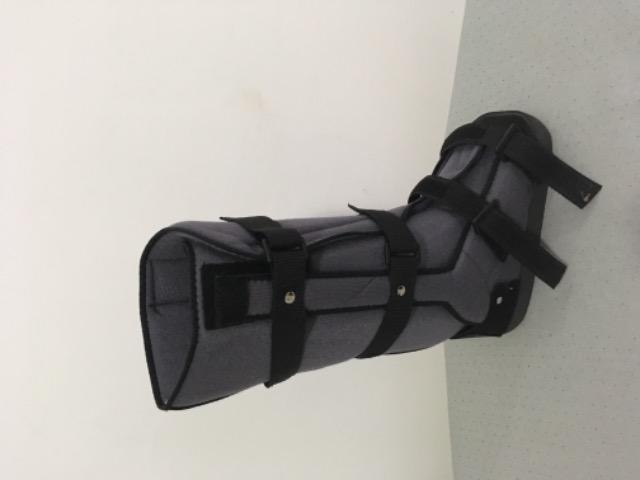 Bota ortopédica tamanho M- R$ 110,00