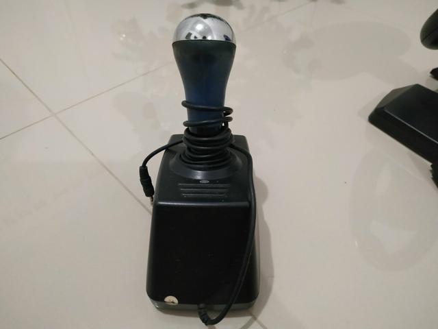 Vendo volante e acelerador e trocador de marcha para ps2 - Foto 3