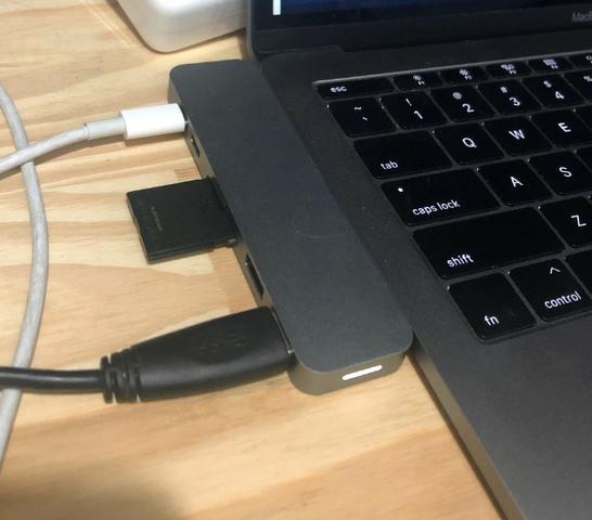 MacBook Pro 2017 com caixa - Foto 2