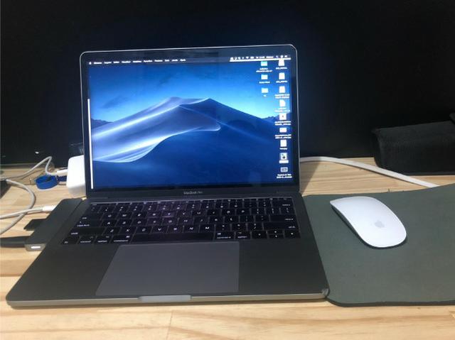 MacBook Pro 2017 com caixa