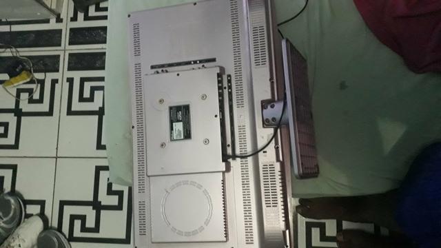 Televisão led rosa philco - Foto 3
