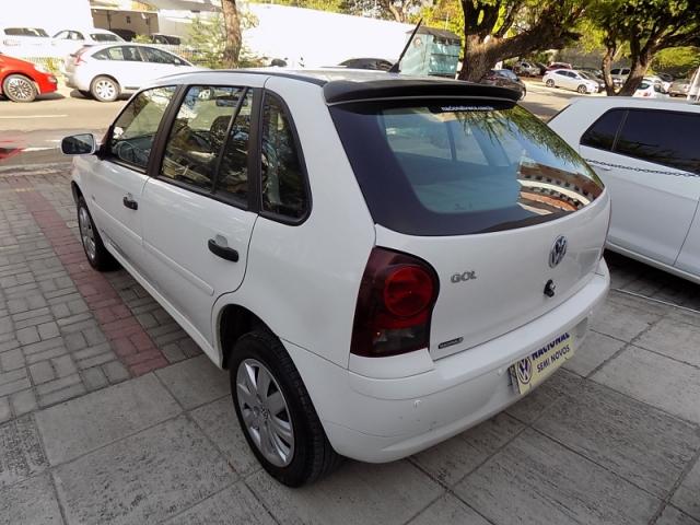 VOLKSWAGEN GOL 1.0 MI 8V FLEX 4P 2013 - Foto 17