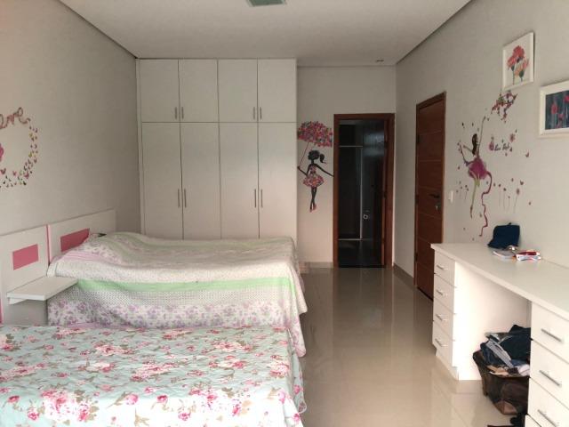 Lindo sobrado com 04 quartos sendo 2 suítes - Piscina aquecida - Foto 4