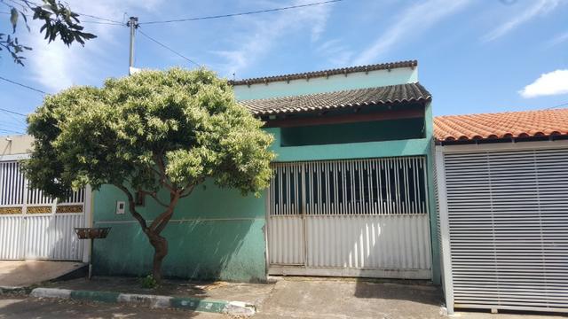 Excelente Casa 3 Qtos, Suite, Pé direito Alto, B. Residencial Oeste - Aceito Troca