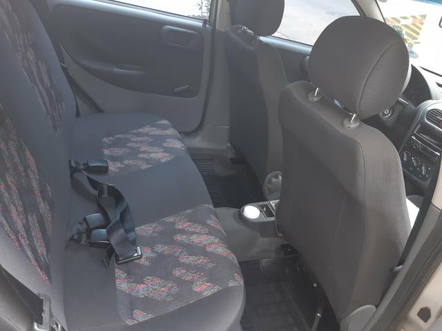 Chevrolet Corsa Hatch Joy 2004/2005, cor Bege Nevada - Foto 14