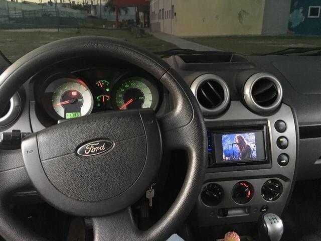 Ford fiesta sedan 1.6 - Foto 3